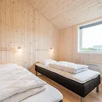 Modern Retreat In Skaven *