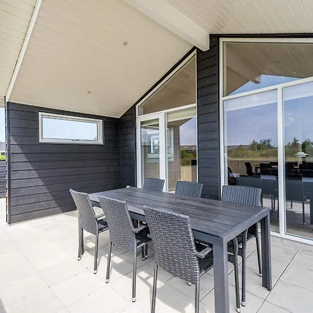 Modern Retreat In Skaven - By Traum *