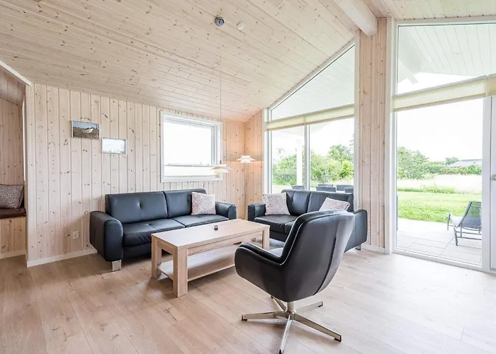 Modern Retreat In Skaven - By Traum بيت للعطل Tarm