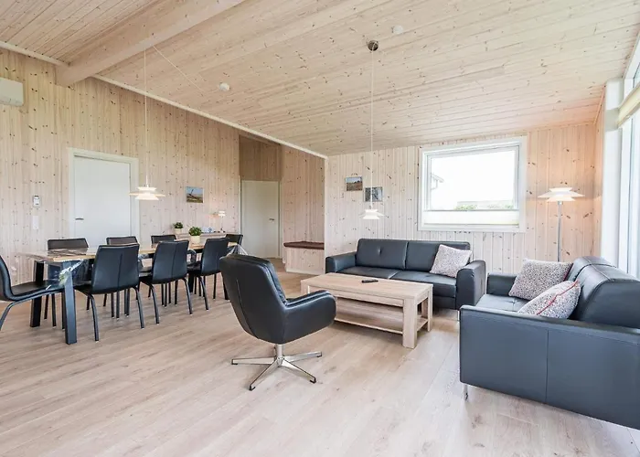 Modern Retreat In Skaven - By Traum بيت للعطل Tarm