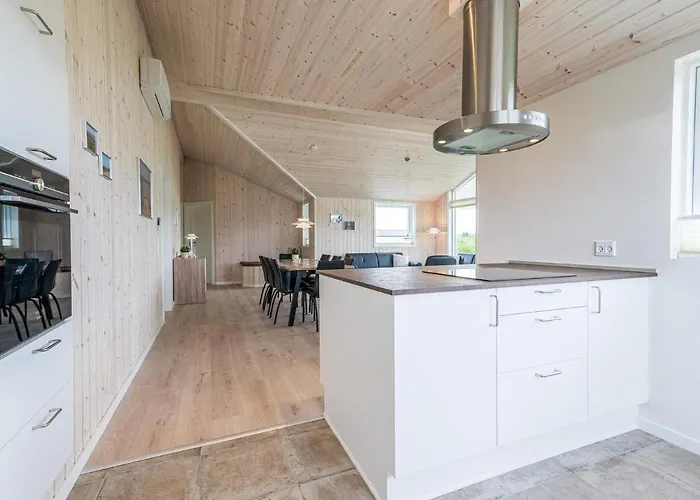 Modern Retreat In Skaven - By Traum بيت للعطل *